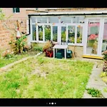 Entire Place,1 Bed Room Flat, Ground Floor, Garden