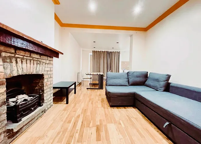 Entire Place,1 Bed Room Flat, Ground Floor, Garden
