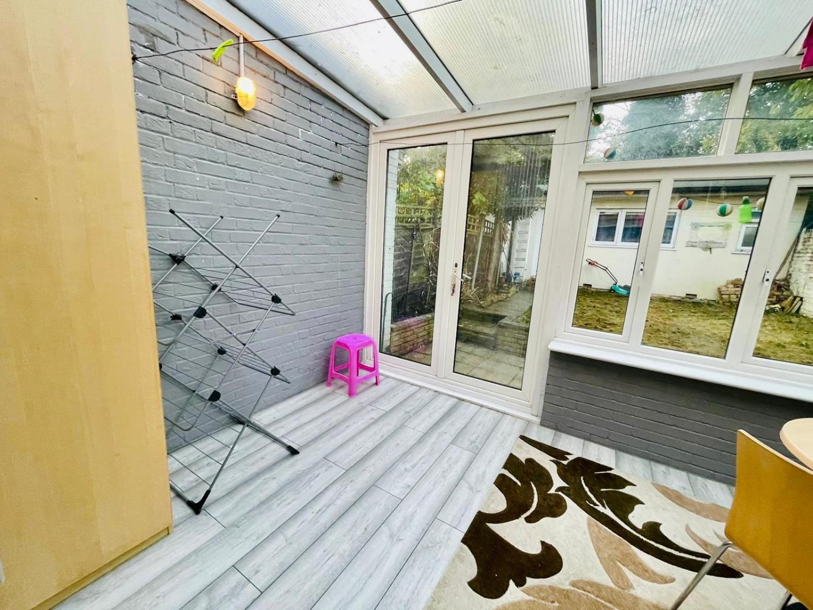 Entire Place,1 Bed Flat, Ground Floor, Garden Londra
